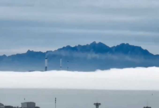 网友拍到青岛海市蜃楼，网友笑谈：上古遗迹出现了！各位道友速往